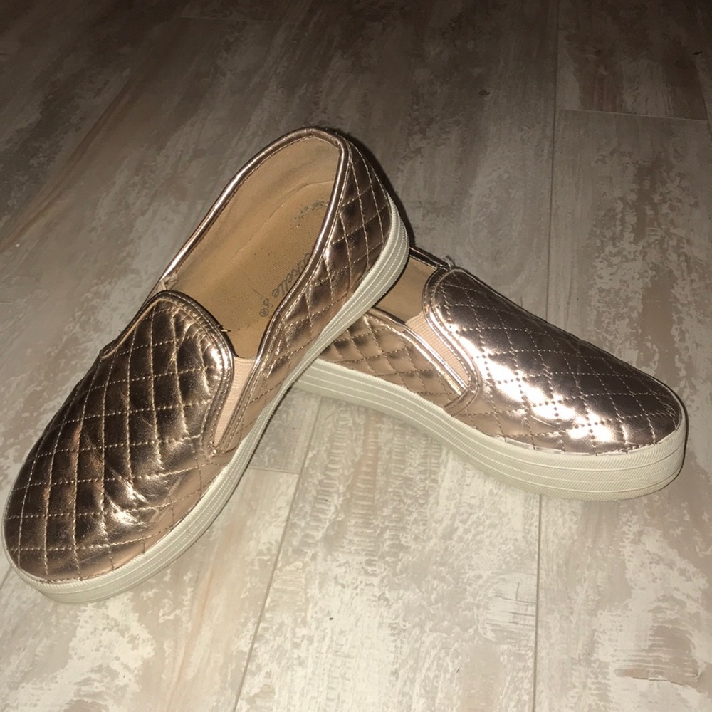 Flatform sneakers